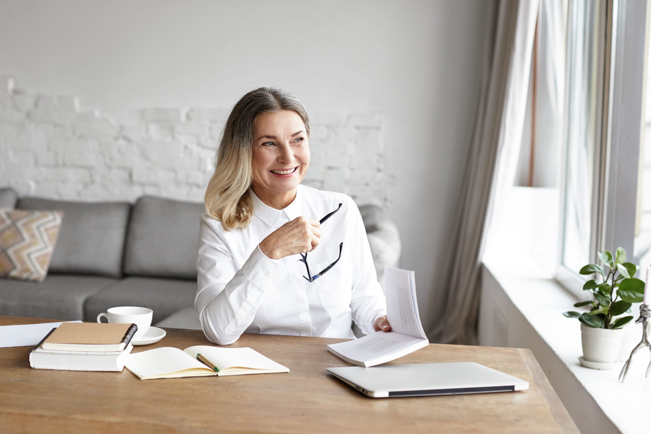 expressive-middle-aged-woman-posing